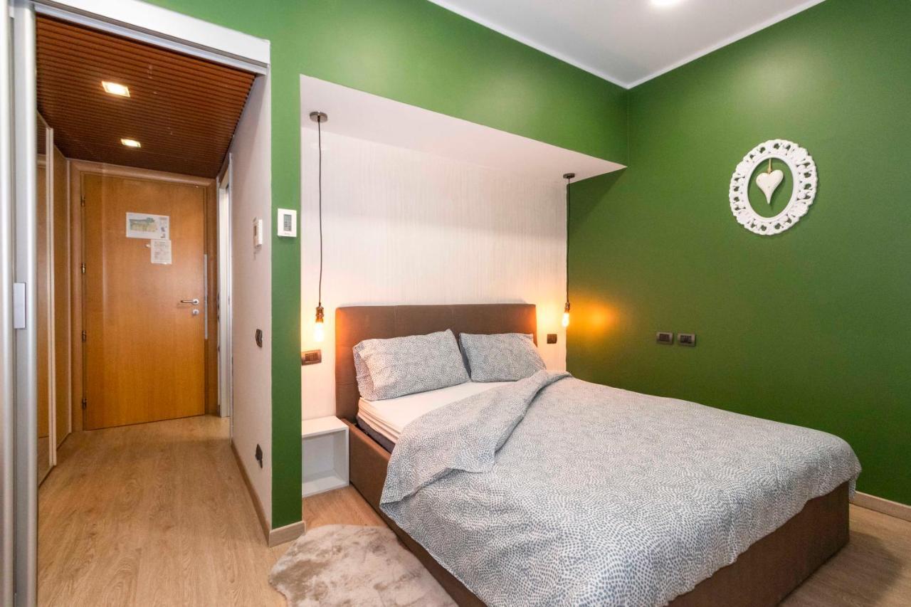 Enjoy Room- Appartamento Con Parcheggio Gratuito E Colazione Deliziosa ! Турин Экстерьер фото
