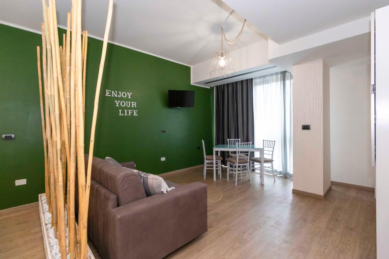 Enjoy Room- Appartamento Con Parcheggio Gratuito E Colazione Deliziosa ! Турин Экстерьер фото